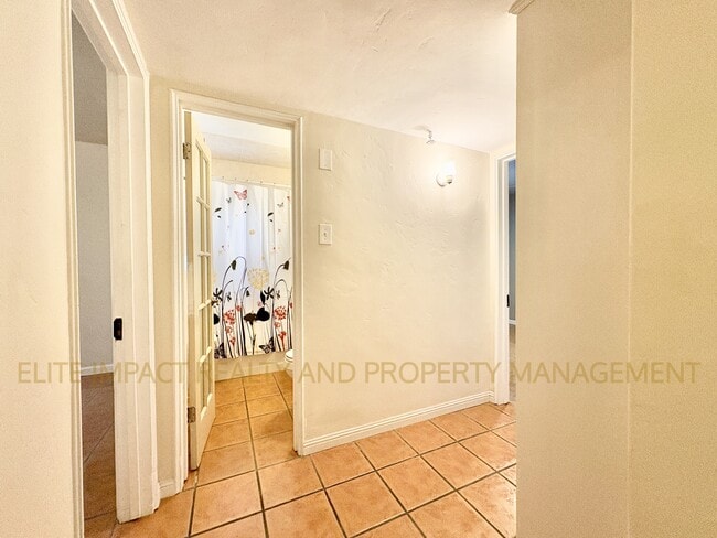 Building Photo - 1723 N Desmond Ln