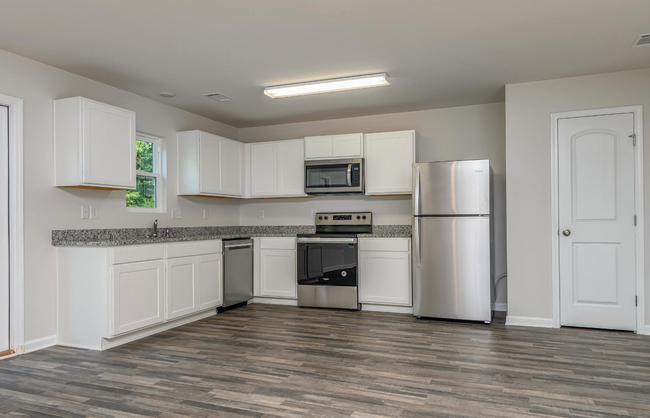 Building Photo - Charming 4BR, 2.5 BA home in Duncan SC is ...