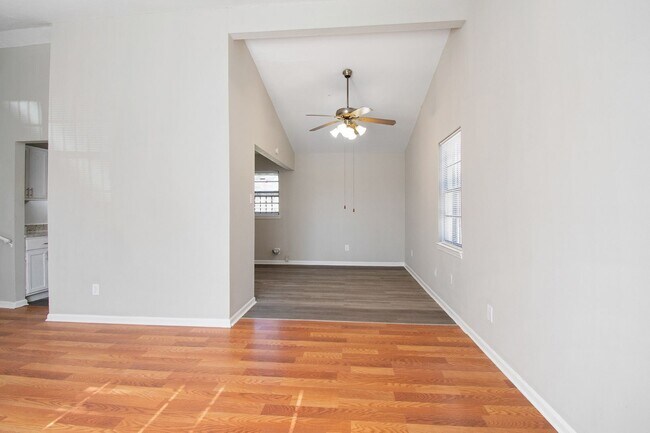 Building Photo - 3 br, 1 bath House - 772 Mohawk Ave