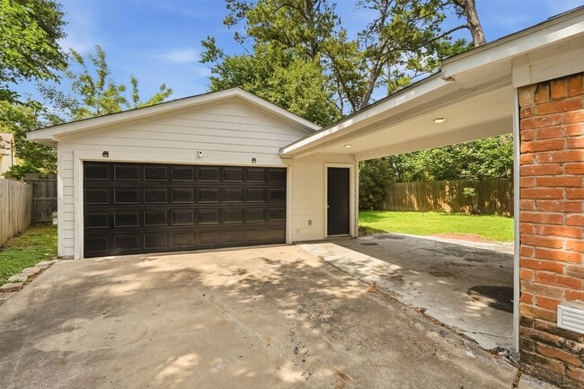 Building Photo - 718 Oder Ln