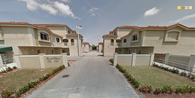 Primary Photo - Park Place Townhomes