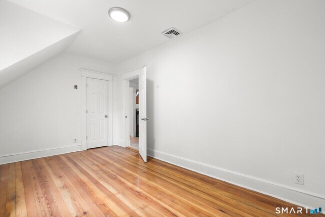 Building Photo - 132 Bunker Hill Ave