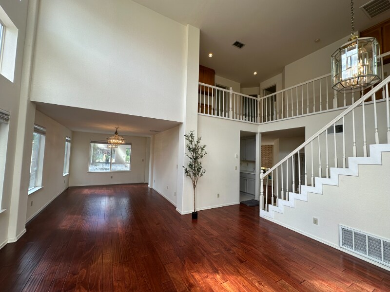 Building Photo - 2426 Carpinteria Dr