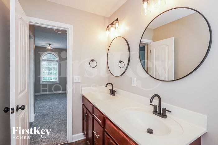 Building Photo - 3651 Fox Tail Dr