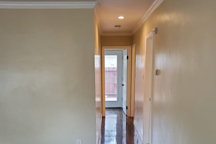 Building Photo - 421 N Ditmar St