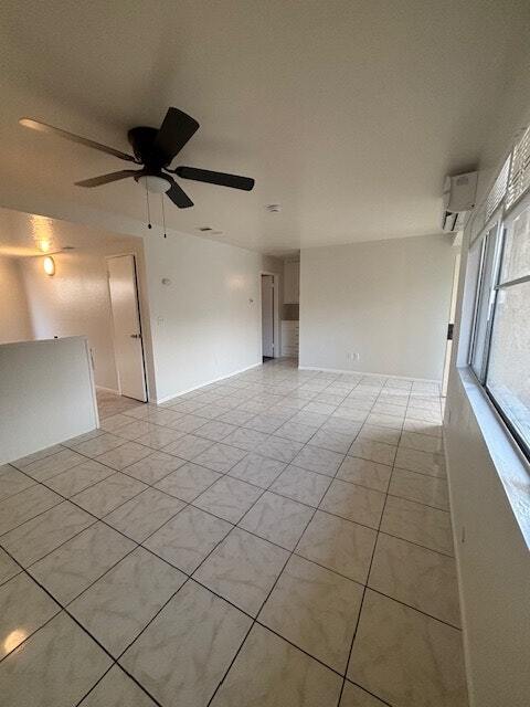 Building Photo - 1570 W Ramona Dr