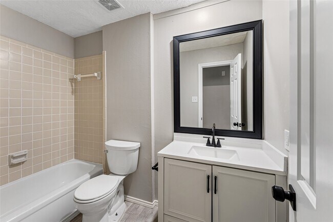 Building Photo - 8219 Winding Meadow Ct