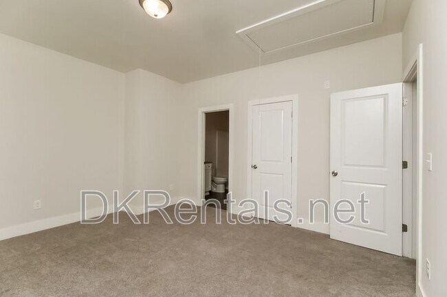 Building Photo - 140 Stewart Glen Dr