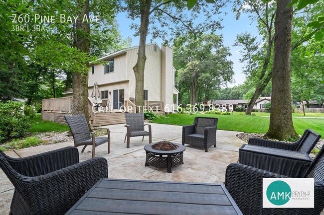 Building Photo - 760 Pine Bay Dr