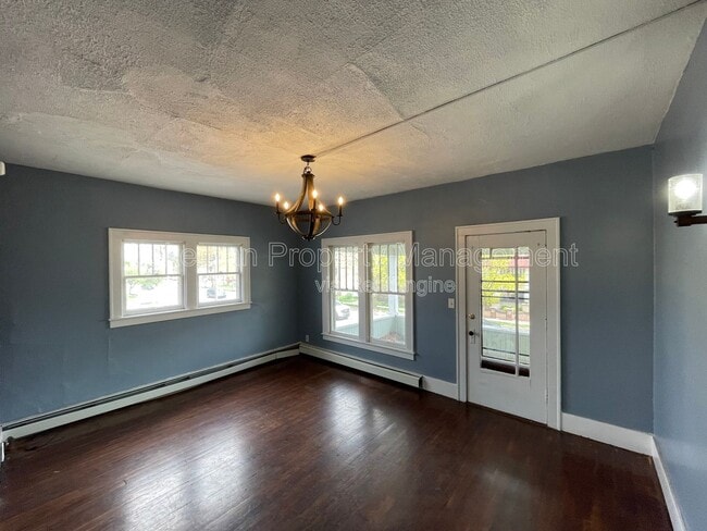 Building Photo - 428 S Westnedge Ave