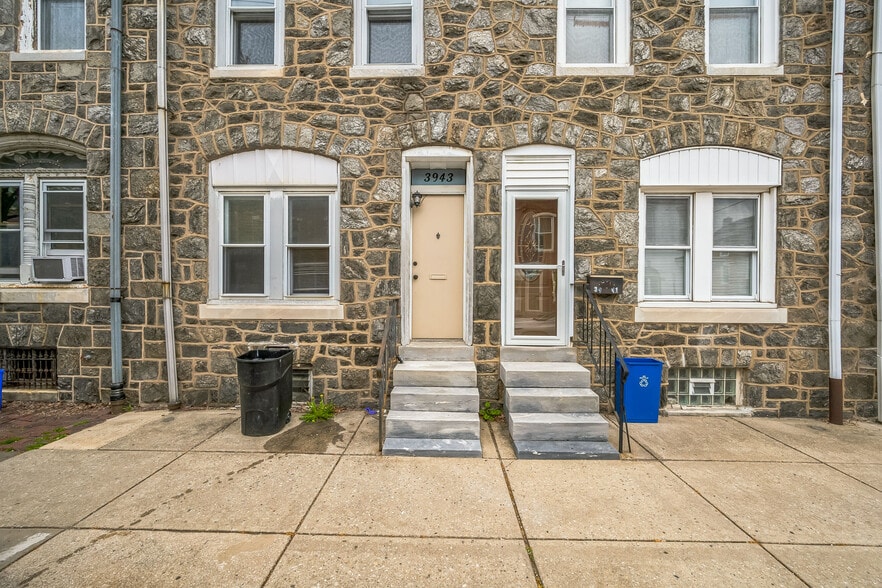 Primary Photo - 3943 Terrace St