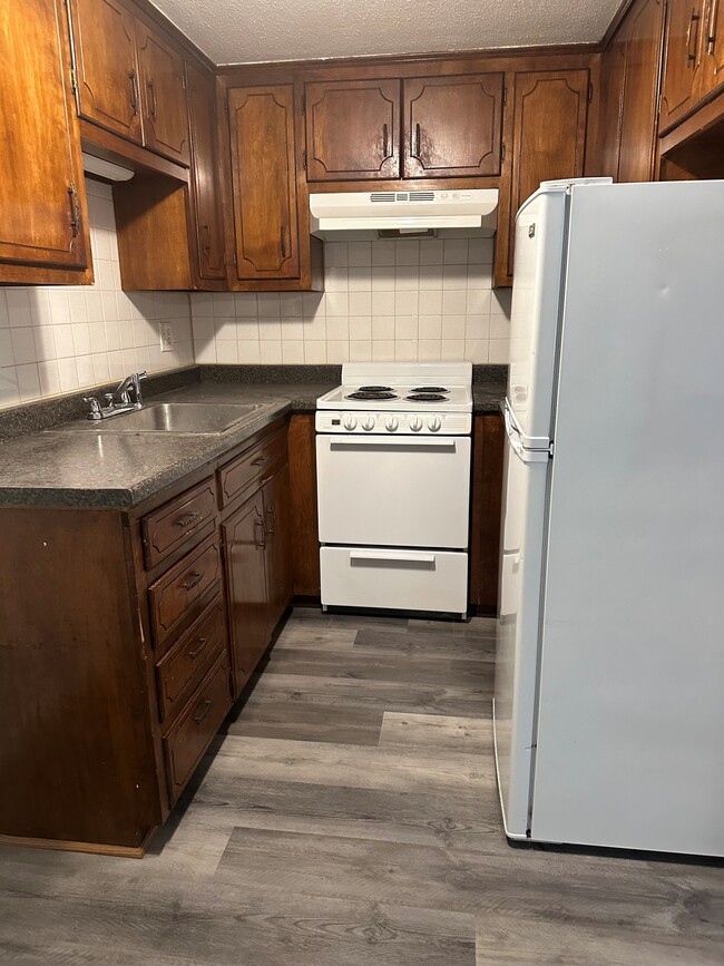 Building Photo - Brookside Apartments