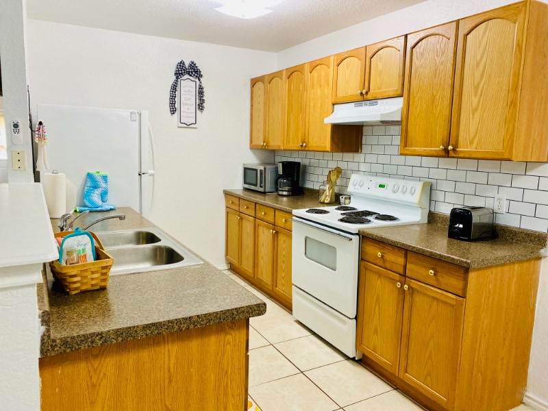 Building Photo - 6748-6748 Trail Lake Dr