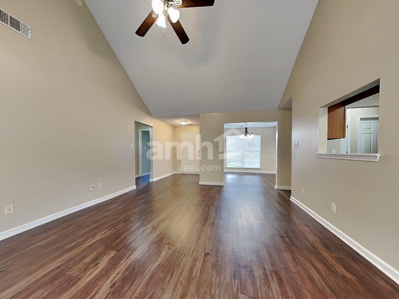 Building Photo - 249 Longleaf Cir