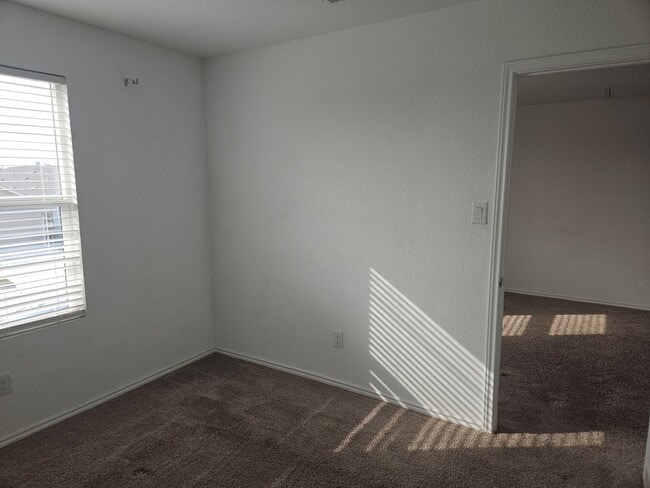 Building Photo - 4 Bedroom with 2 car garage