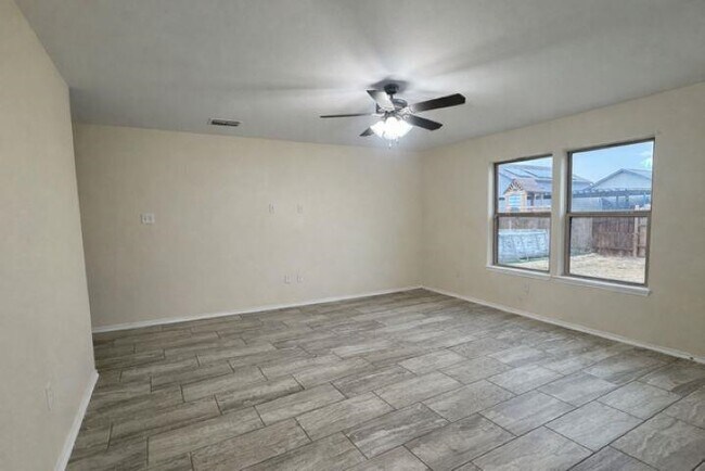 Building Photo - 5822 Doctorado Dr