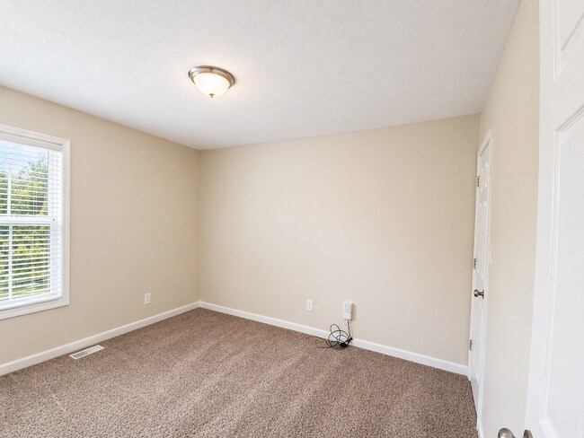 Building Photo - 994 Bobcat Dr
