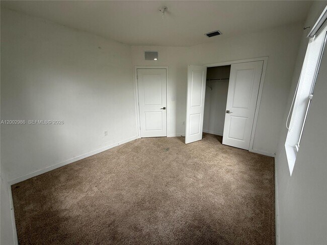 Building Photo - 1743 SE 9th Terrace