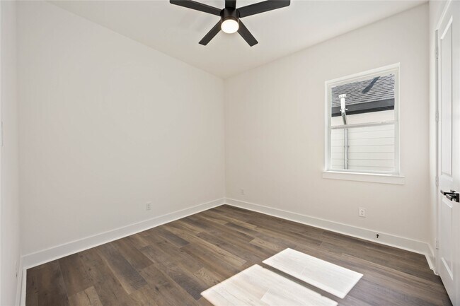 Building Photo - 6528 Tuskegee St