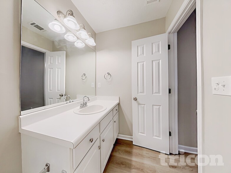 Building Photo - 129 Garden Walk