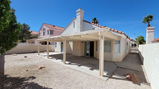 Building Photo - 9725 Sierra Mesa Ave