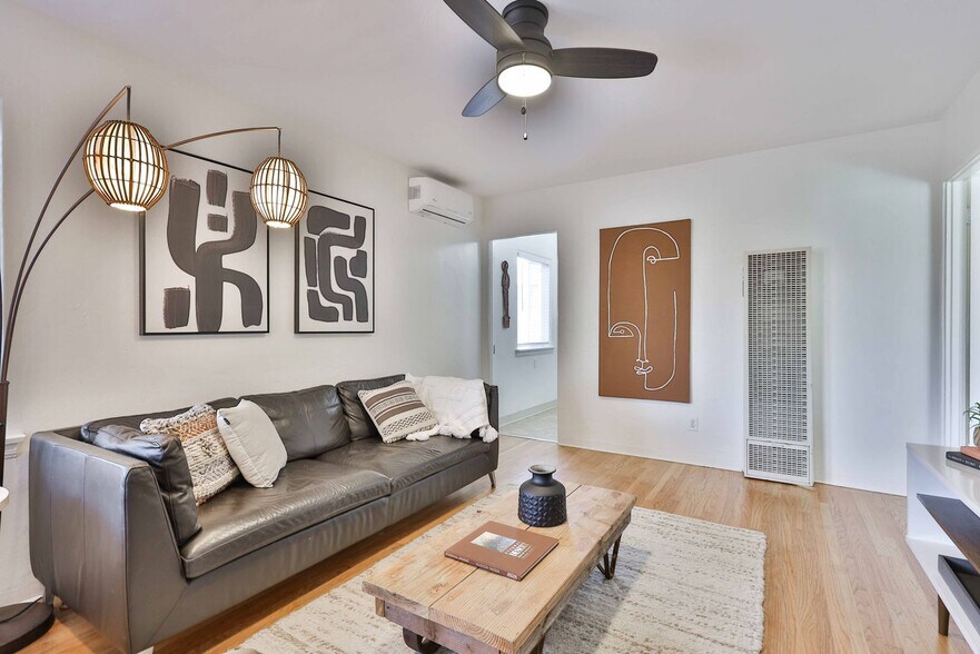 Primary Photo - 4788 W Mountain View Dr