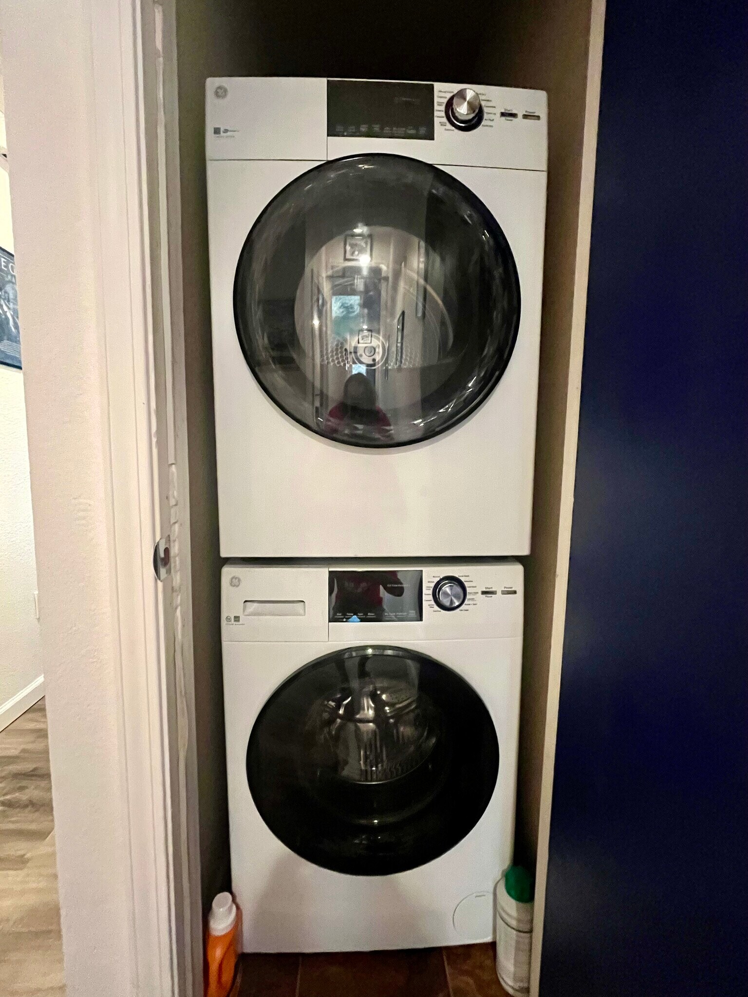 Building Photo - 915 University Ter