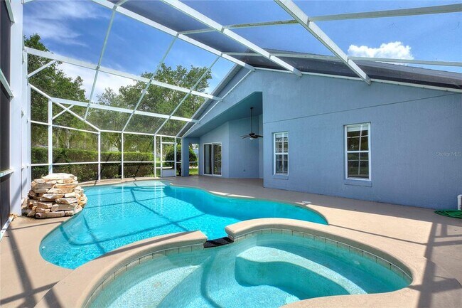 Building Photo - 2301 Paulette Dr