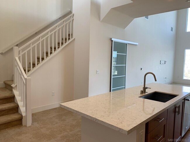 Building Photo - 8575 Aspect Dr