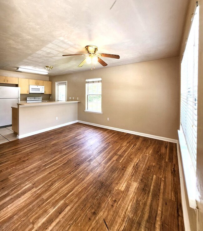 Building Photo - 3 bedroom for rent August 7, 2026 for $1695 per month, walking distance to FSU