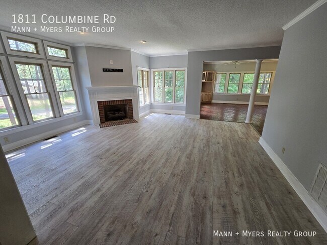 Building Photo - 1811 Columbine Rd