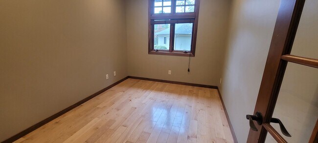 Building Photo - Beautiful 4 Bedroom Home Off of Lake Irving