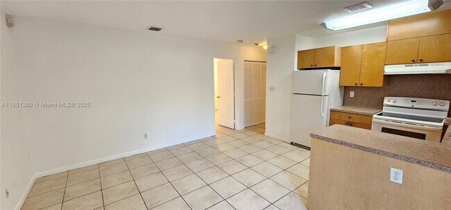 Building Photo - 2311 Coolidge St