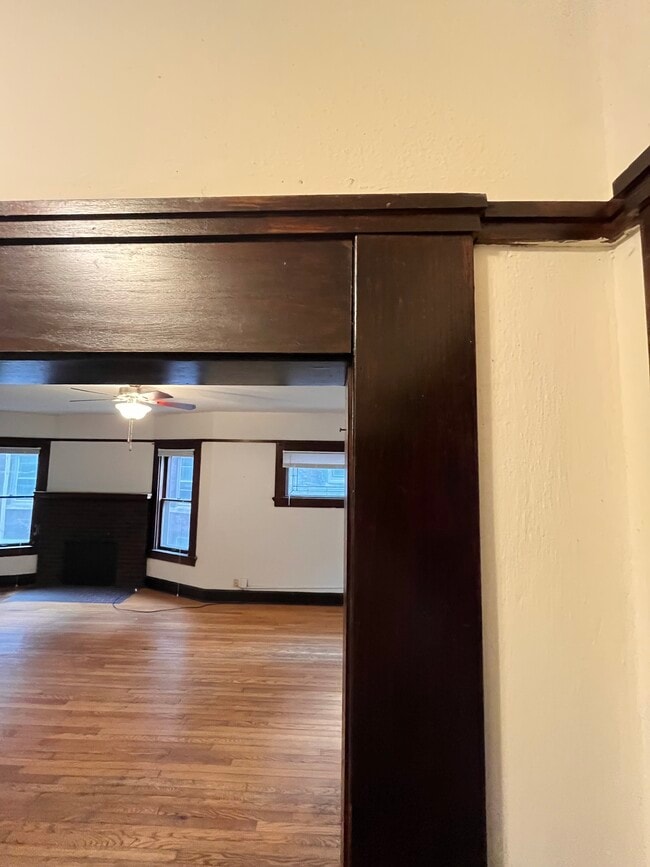 Building Photo - 115 E Gorham St