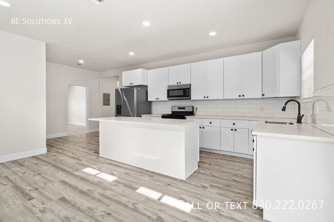 Building Photo - 2131 Steves Ave