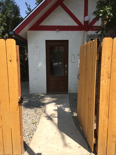 Building Photo - 431 N Franklin St