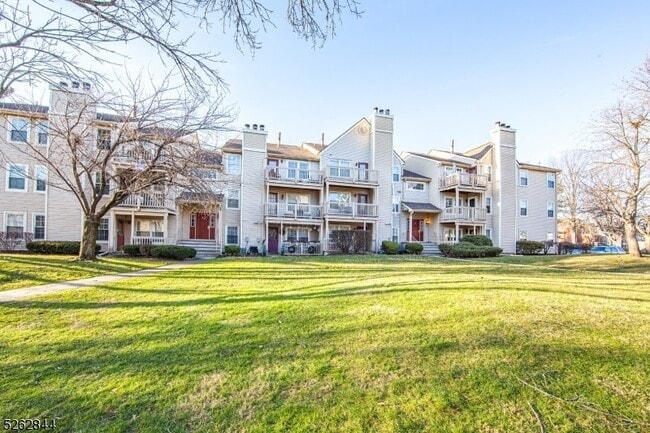 Building Photo - 9 Balsam Ct