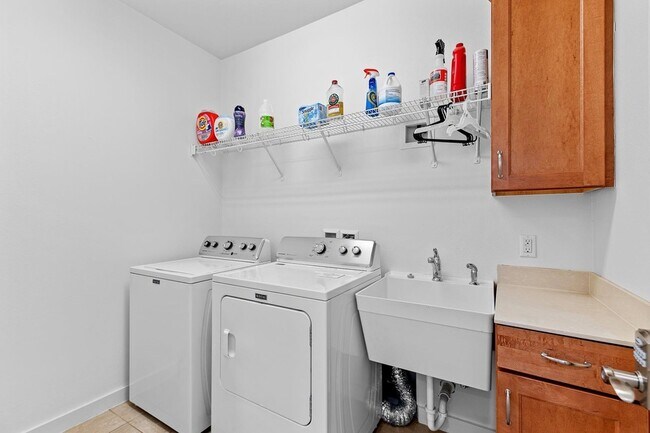 Building Photo - 4408 Banister Ln