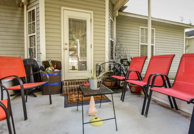 Building Photo - Spacious 3-Bedroom Home with Modern Amenit...