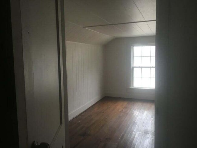 Building Photo - 1723 Kissingbower Rd