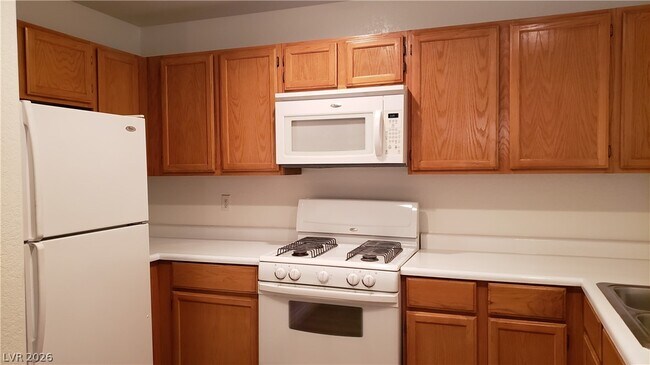 Building Photo - 5066 S Rainbow Blvd