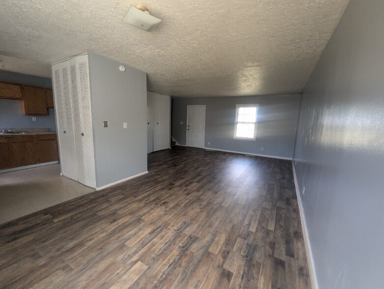 Building Photo - 14 N Ritchie Ave