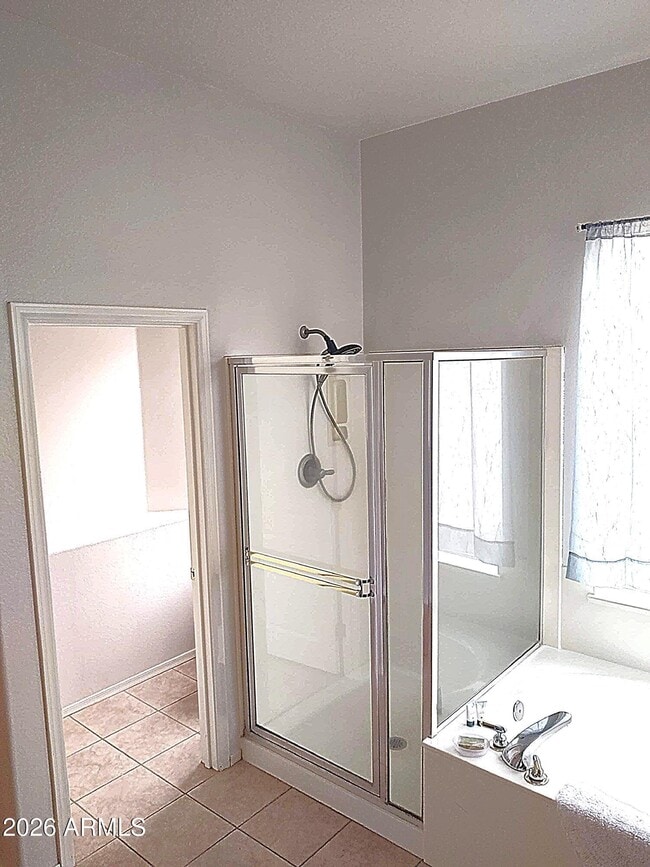 Building Photo - 741 N Soho Pl