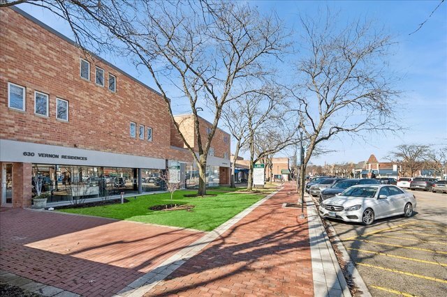 Building Photo - 630 Vernon Ave