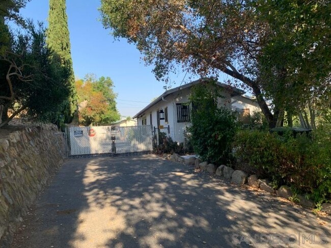 Building Photo - 1401 Monte Vista Dr