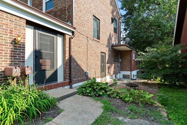 Building Photo - 7030 Clayton Rd