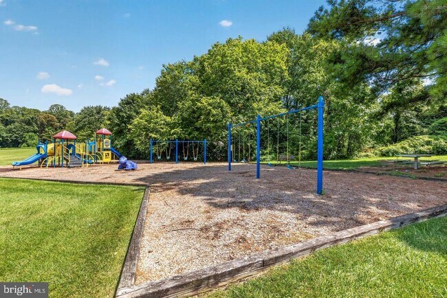 Building Photo - 8509 Barrington Ct