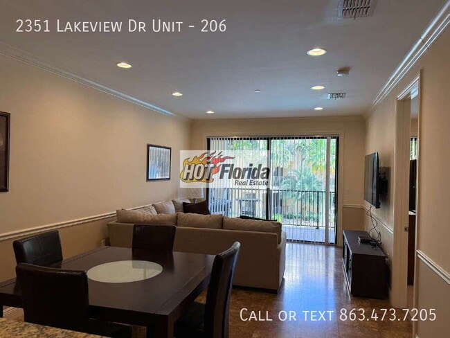 Building Photo - 2351 Lakeview Dr