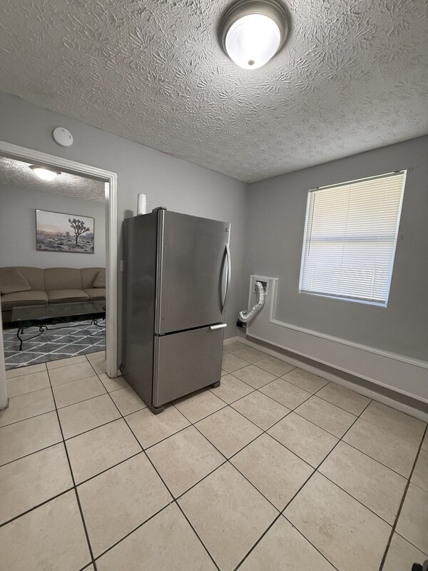 Building Photo - 5222 Lexington Ave