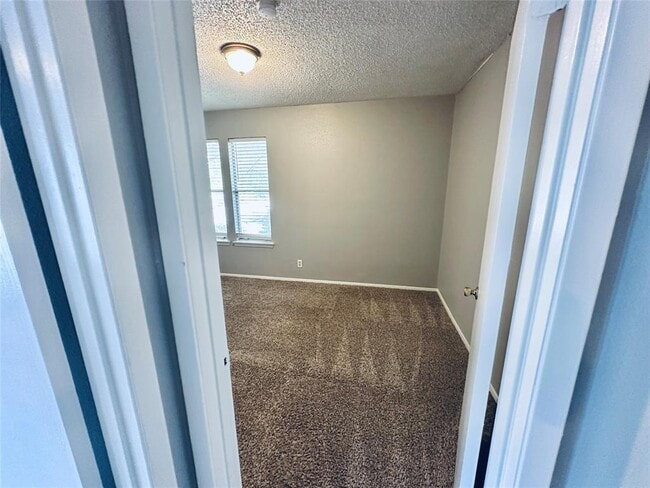 Building Photo - 1318 Southport Dr